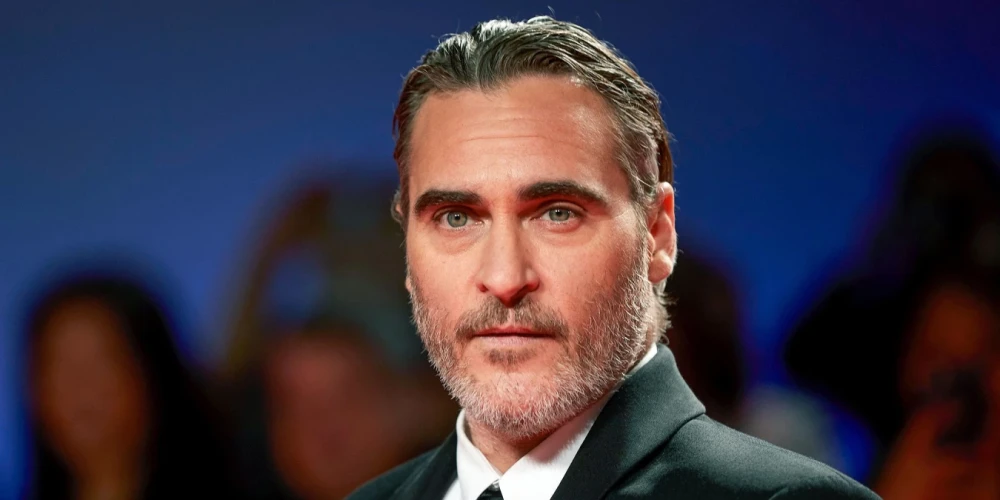 Joaquin Phoenix abandonne un projet de film LGBTQ+ à la dernière minute